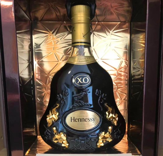 广州回收洋酒礼盒「粤诚酒业」：节日收到的轩尼诗、马爹利礼盒，未拆封价更优