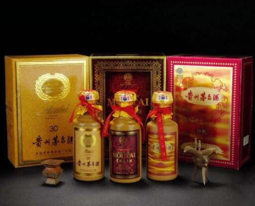 荔湾老城区烟酒回收：粤诚酒业·专注陈年老酒鉴定，现金交易，随叫随到